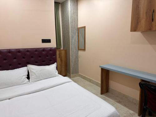 whatsapp_image_2025-12-15_at_21