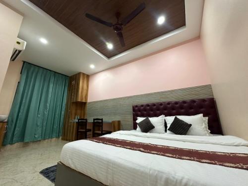 whatsapp_image_2025-12-15_at_21