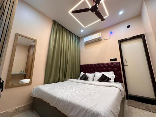 whatsapp_image_2025-12-15_at_21