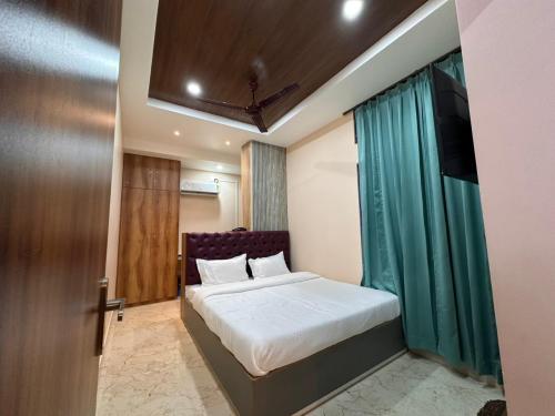 whatsapp_image_2025-12-15_at_21