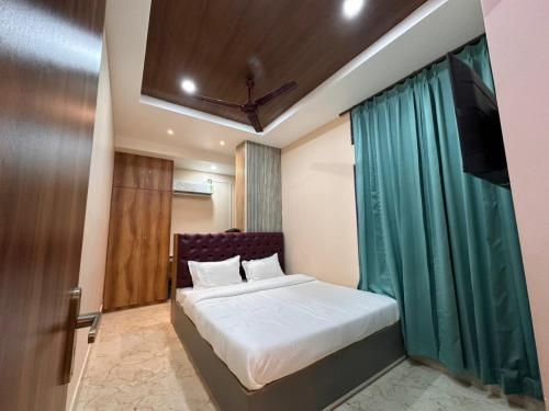 whatsapp_image_2025-12-15_at_21