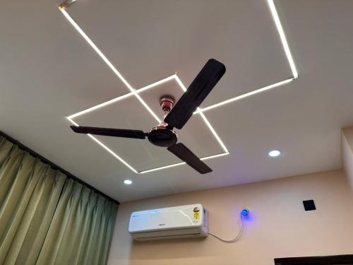 whatsapp_image_2025-12-15_at_21